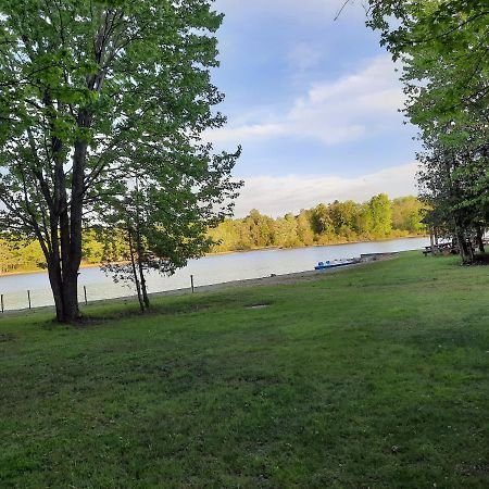 Lakefront Hideaway Resort Kawartha Lakes Εξωτερικό φωτογραφία