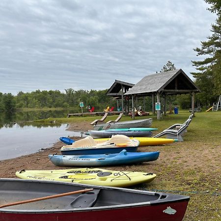Lakefront Hideaway Resort Kawartha Lakes Εξωτερικό φωτογραφία