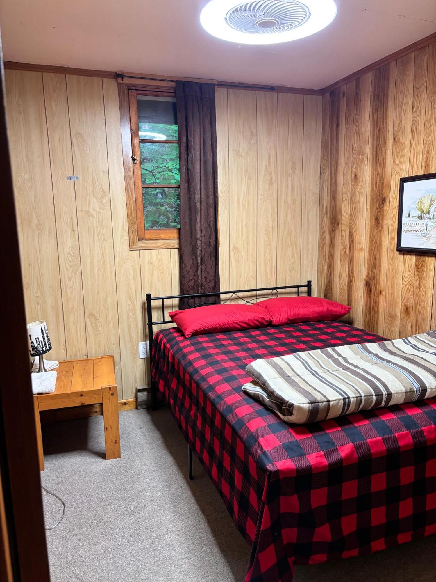 Lakefront Hideaway Resort Kawartha Lakes Δωμάτιο φωτογραφία