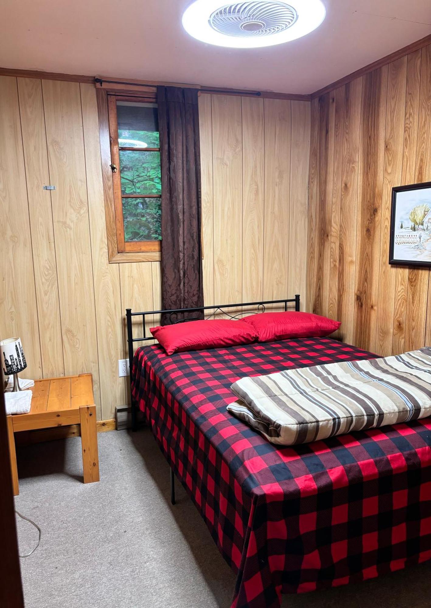 Lakefront Hideaway Resort Kawartha Lakes Δωμάτιο φωτογραφία