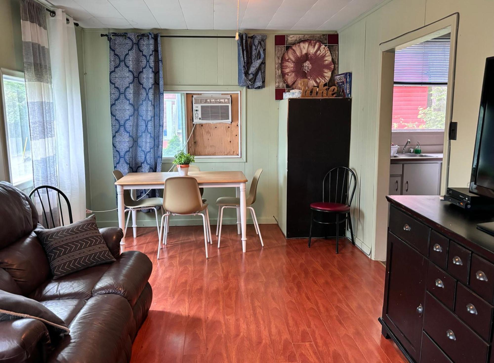 Lakefront Hideaway Resort Kawartha Lakes Δωμάτιο φωτογραφία